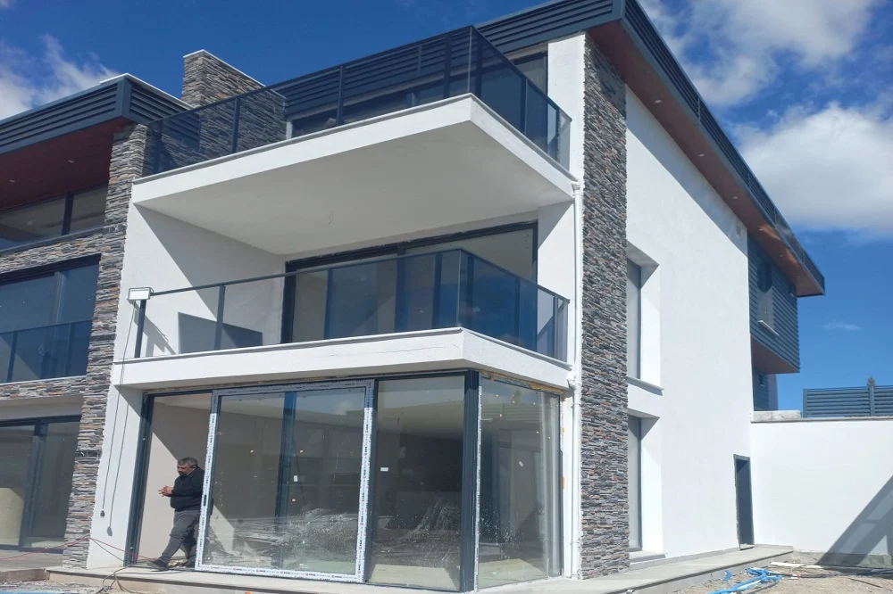 Ankara Alüminyum Cam Küpeşte İmalatı